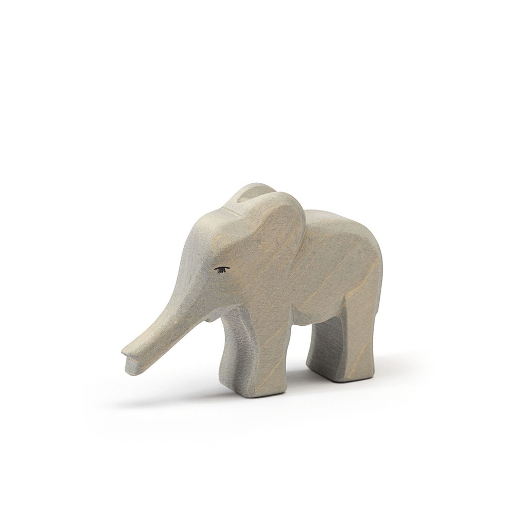 Ostheimer Elefant kl. Rüssel gestreckt