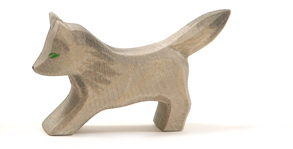 Ostheimer Wolf klein spielend